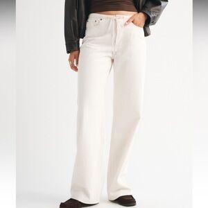 NWT Abercrombie Ulta Loose Low Rise Jeans!